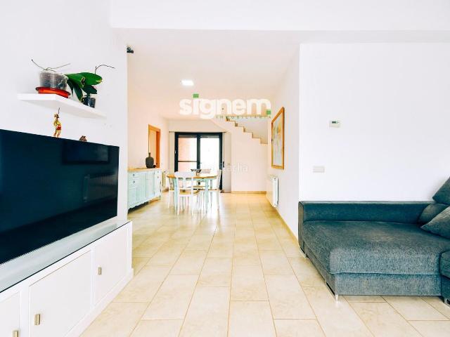 Chalet en venta en Sant Salvador de Guardiola. ESPACIO Y POTENCIAL ILIMITADO CASA DE 277 m CON JARDÍN Y GARAJE PARA 3 COCHES. Chalets Sant Salvador de.
