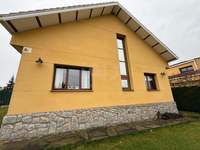 Chalet en venta en Santovenia de la Valdoncina. Chalets Santovenia de la.