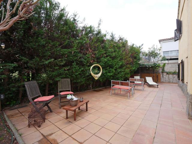 Chalet en venta en Santa Coloma de Farners. casa con jardín en Santa Coloma de Farners. Chalets Santa Coloma de.