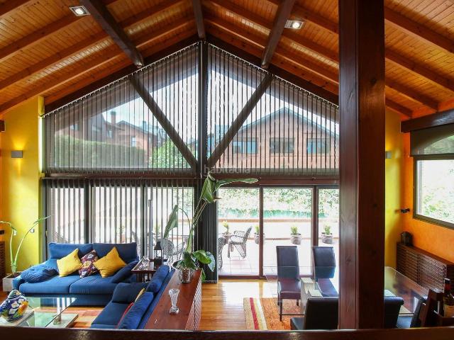 Chalet en venta en Santa Cruz de Bezana, Maoño Azoños. EXCLUSIVO CHALET INDEPENDIENTE EN PARCELA DE 540 M2 EN RESIDENCIAL PINAMAR SANTA CRUZ DE BEZANA. Chalets Santa Cruz de.