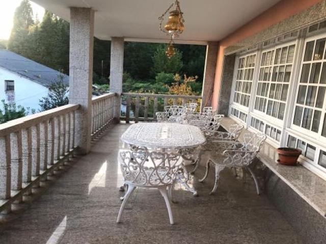 Chalet en Venta en Santa Cruz de Oleiros, La Coruña