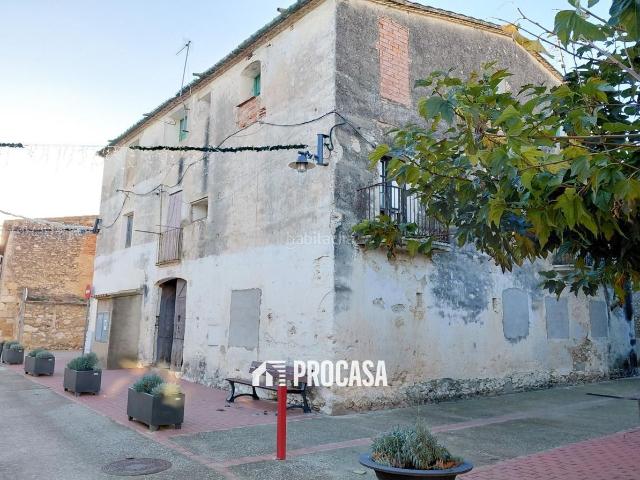 Chalet en venta en Santa Llogaia d´Àlguema. Casa con gran potencial en el centro de Santa Llogaia. Chalets Santa Llogaia.