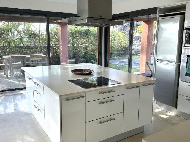 Chalet en venta en Santa María de Guía de Gran Canaria. Exclusiva villa de lujo en Salobre Golf. Chalets Santa María de Guía de Gran.