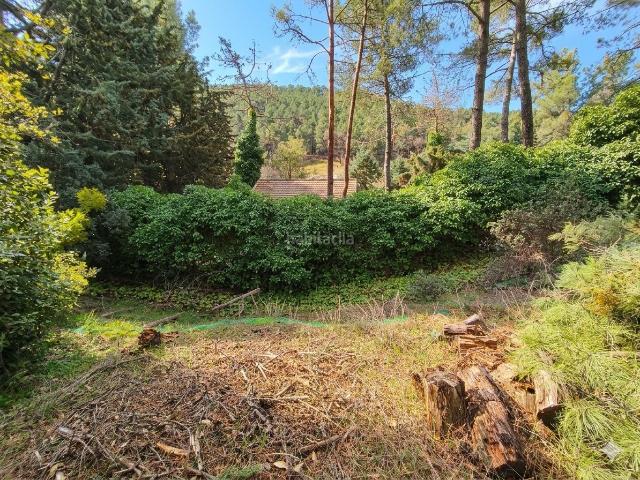 Chalet en venta en Santa María de la Alameda. *Casa de Campo: Tu Refugio Ideal*. Chalets Santa María de la.