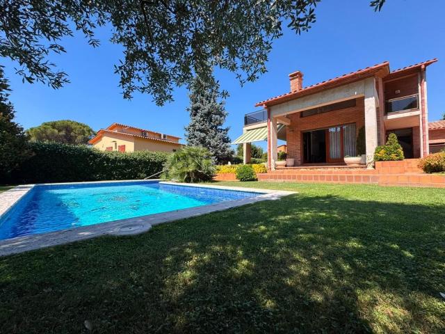 Chalet en venta en Santa Maria de Palautordera. Exclusiva vivienda unifamiliar en Can Pagà Santa Maria de Palautordera. Chalets Santa Maria de.