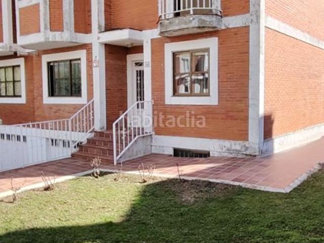 Chalet en venta en Santa Marta de Tormes. Magnífico pareado en urbanización Valdelagua. Chalets Santa Marta de.
