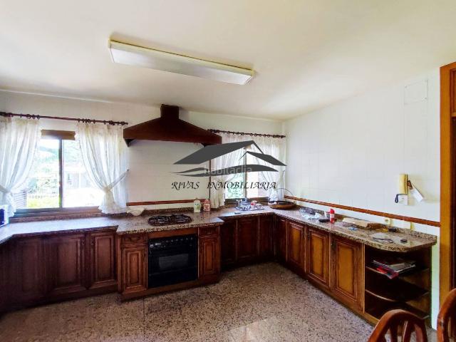 Chalet en venta en Santa Marta de Tormes. Chalet en venta en Urbanización Valdelagua, 5 dormitorios. Chalets Santa Marta de.
