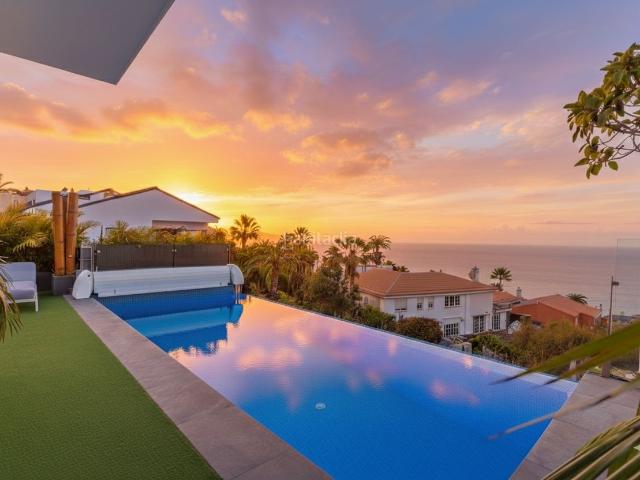 Chalet en venta en Santa Úrsula, Cuesta de la Villa. VILLA CON VISTAS AL MAR UNA PARCELA ADICIONAL CON PROYECTO. Chalets Santa.