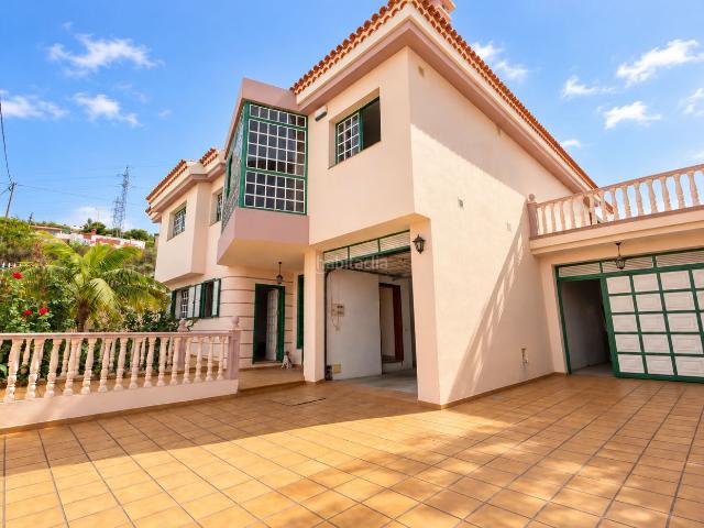 Chalet en venta en Santa Úrsula, Santa Úrsula Pueblo. Chalet independiente con parcela, vistas al mar y montaña. Chalets Santa.