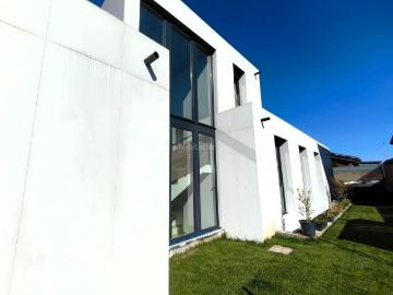 Chalet en venta en Santander, Alisal San Román. CHALET DE OBRA NUEVA EN CORBAN. Chalets.