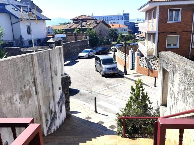 Chalet en venta en Santander, Cuatro Caminos. Chalet adosado en Ciudad Jardin. Chalets.
