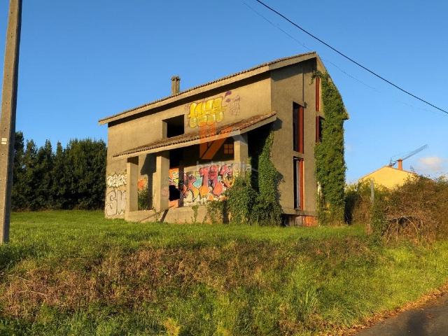 Chalet en venta en Santiago de Compostela, Castiñeiriño Cruceiro de Sar. CHALET UNIFAMILIAR EN CASTIÑEIRIÑOOPORTUNIDAD ÚNICA!. Chalets Santiago de.