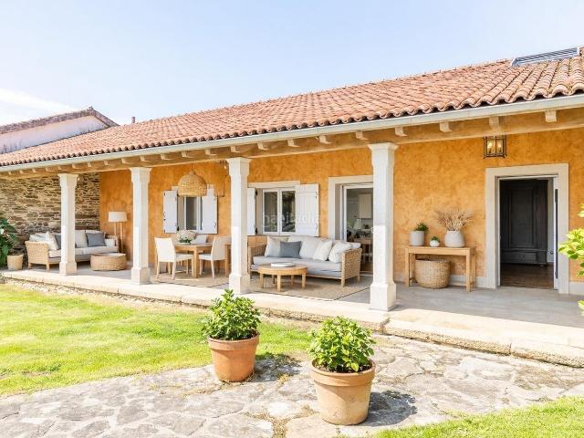 Chalet en venta en Santiago de Compostela, Ensanche Sar. Espectacular finca con dos viviendas en Santiago de Compostela, A Coruña. Chalets Santiago de.