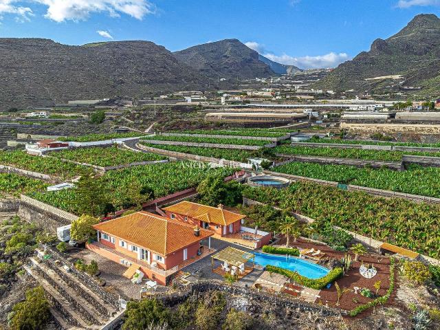 Chalet en venta en Santiago del Teide, Puerto de Santiago. Finca Exclusiva con Vistas al Mar y Privacidad Total en el Sur de Tenerife. Chalets Santiago del.