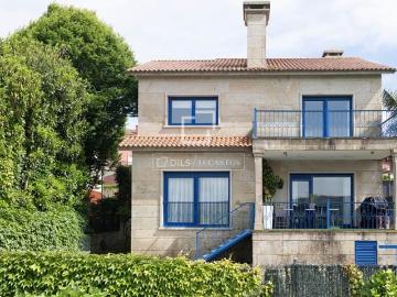 Arousa, Pontevedra, Galicia, Galicia - Plaza aparcamiento