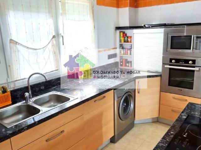 Chalet en venta en Sariegos. se vende chalet independiente en Pobladura del Bernesga con con cuatro habitaciones, con cuatro baños, jardín, garaje para dos. Chalets.