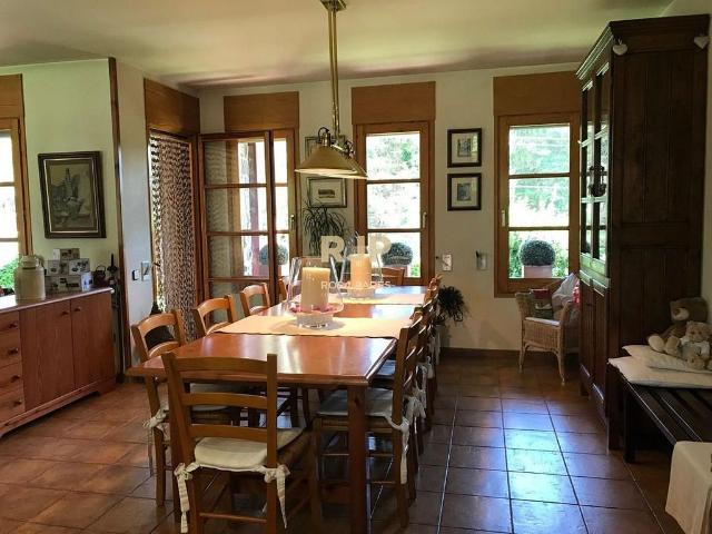 Chalet en venta en calle De Figarolas, Seva, de 240 m² 5 habitaciones por 690.000