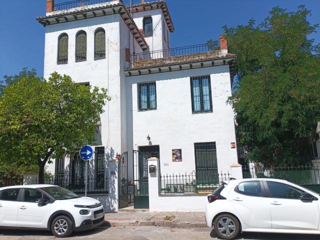 Chalet en venta en Sevilla, Heliópolis. Chalet división horizontal en calle Lima, 28. Chalets.