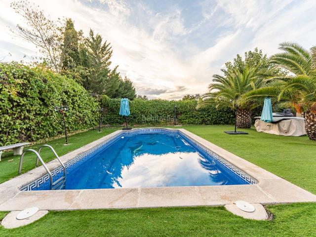 Chalet en venta en Sevilla la Nueva. Casa o chalet independiente en venta en Calle Fuente Roque. Chalets Sevilla la.