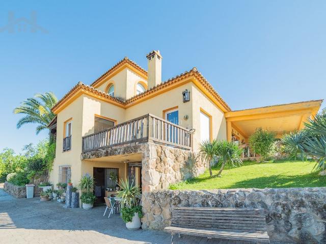 Chalet en venta en Sevilla la Nueva. Casa Chalet independiente en venta en Carril Antiguo 11, Sevilla la Nueva. Chalets Sevilla la.