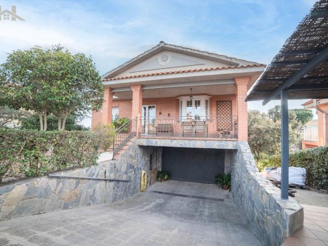 Chalet en venta en Sevilla la Nueva. Chalet independiente en Sevilla la Nueva. Chalets Sevilla la.