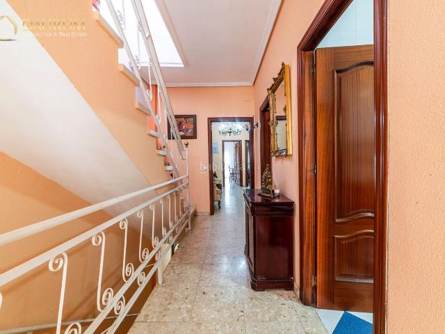 Chalet en venta en Sevilla, La Plata. ESPECTACULAR ADOSADO EN LA PLATA SEVILLA. Chalets.