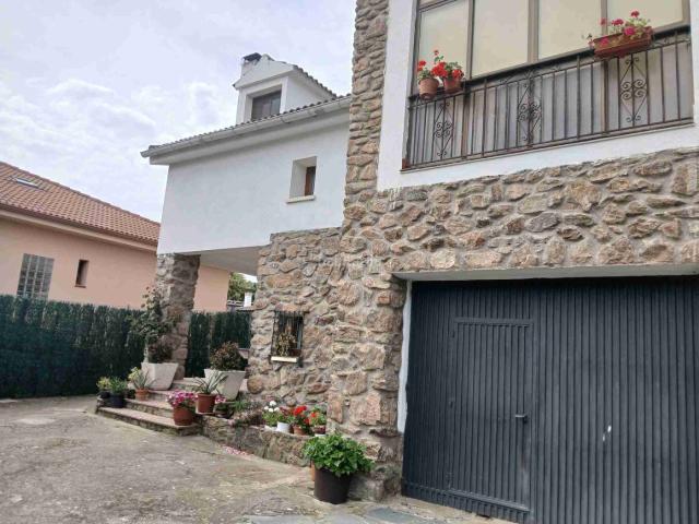 Chalet en venta en Segovia, Área Rural. ESTUPENDA CASA EN REVENGA SEGOVIA. Chalets.