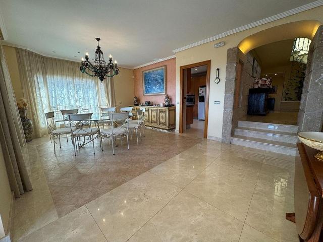 Chalet en venta en Sénia, la, de 480 m² 5 habitaciones por 750.000