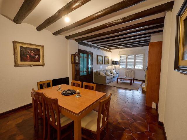 Chalet en venta en Sentmenat. CASA CANTONERA AMB DOBLE HABITATGE AL CENTRE DE SENTMENAT. Chalets.