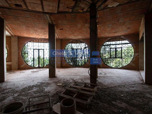 Chalet en venta en Serra. Casa panorámica, inspirada en la naturaleza y el cosmos. Chalets.