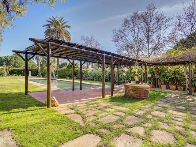 Chalet en venta en Sitges, Can Girona Terramar Vinyet Costa Dorada. Casa de lujo en Terramar, Sitges. Chalets.