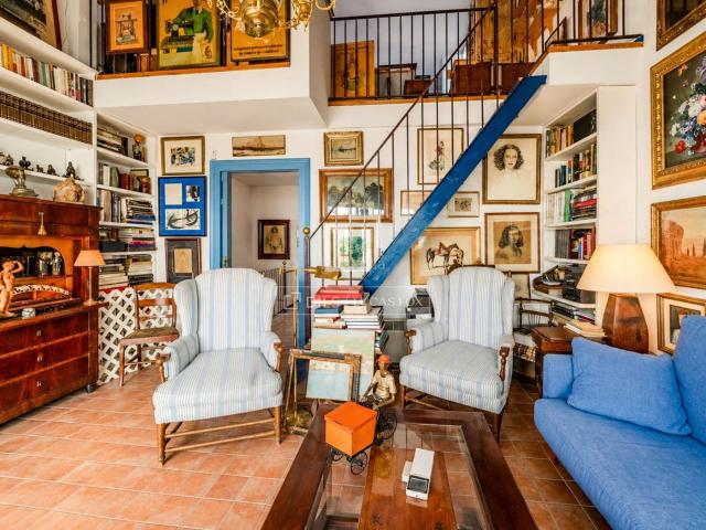 Chalet en venta en Sitges, Centre Costa Dorada. Casa de 1900 de 5 dormitorios con 20m terraza en venta en Sitges Town, Barcelona. Chalets.