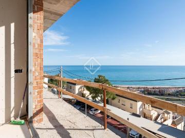 Chalet en venta en Sitges, Les Botigues de Sitges Costa Dorada. Preciosa villa de diseño de obra nueva con vistas al mar en venta en Botigues de Sitges. Chalets.