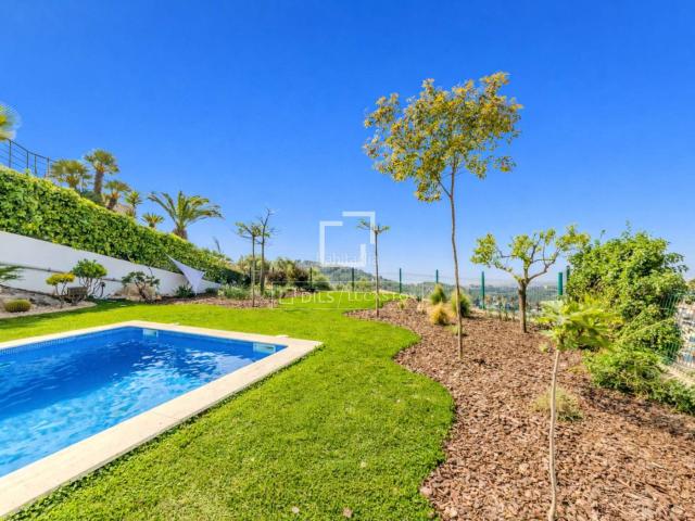 Chalet en venta en Sitges, Levantina Montgavina Quintmar Costa Dorada. Villa de 5 dormitorios en Quintmar, Sitges, con espectaculares vistas al mar. Chalets.