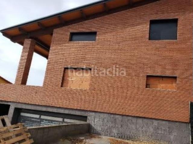 Chalet en venta en Sils. Solvia Inmobiliaria Chalet independiente Sils. Chalets.
