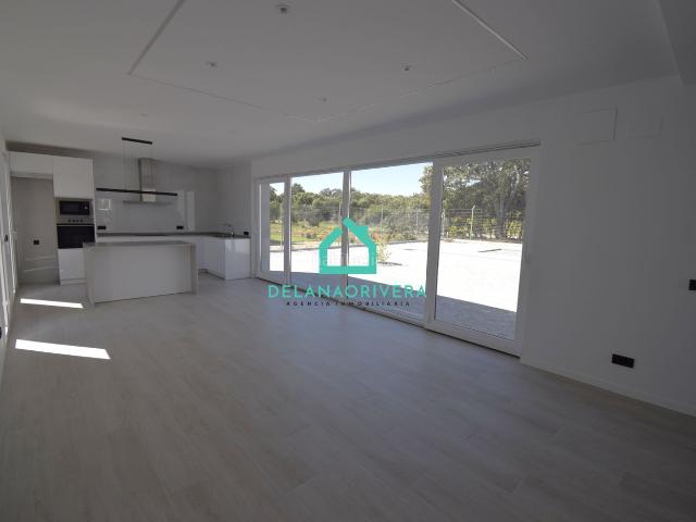 Chalet en venta en Pozo de Guadalajara. Chalet independiente en Chiloeches. Chalets Pozo de.