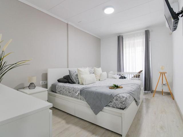 Chalet en venta en Pobla de Farnals la, Pobla de Farnals. Amplia vivienda con grandes posibilidades, ideal para familias!. Chalets Pobla de Farnals.