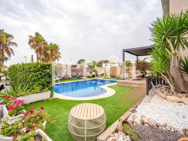 Chalet en venta en Pobla de Vallbona la, Rascanya. Chalet en venta con piscina en la Pobla de Vallbona. Chalets Pobla de Vallbona.