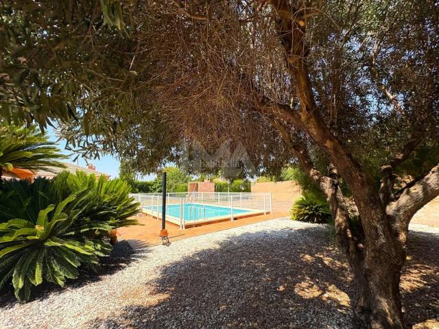 Chalet en venta en Pobla de Vallbona la, Rascanya. Chalets Pobla de Vallbona.