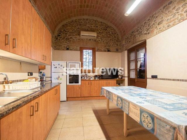 Chalet en venta en calle De la Creu, Pontós, de 852 m² 8 habitaciones por 430.000