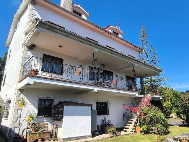 Chalet en venta en Pontedeume. Chalets.
