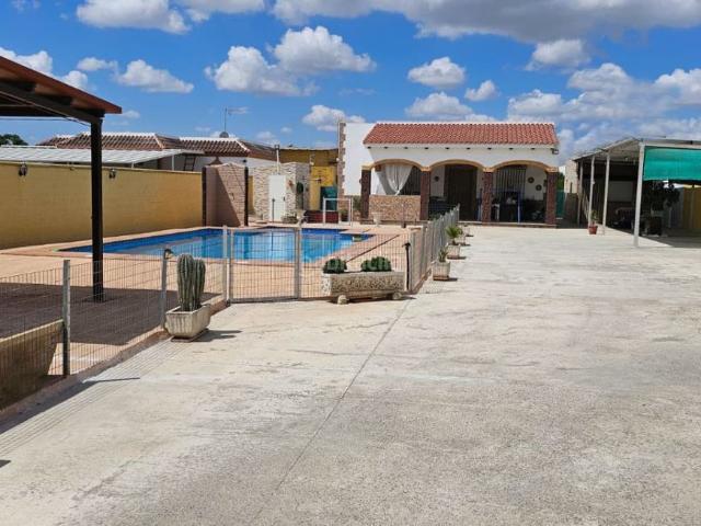 Chalet en venta en Palacios y Villafranca Los. Chalet en venta en Los Palacios Y Villafranc, 3 dormitorios. Chalets Palacios y Villafranca.