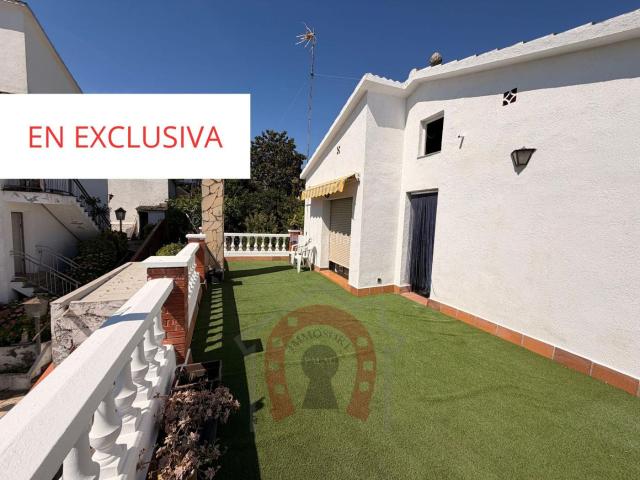 Chalet en venta en Palau solità i Plegamans. CHALET CON PISCINA EN PALAU CAN FALGUERA. Chalets Palau solità i.