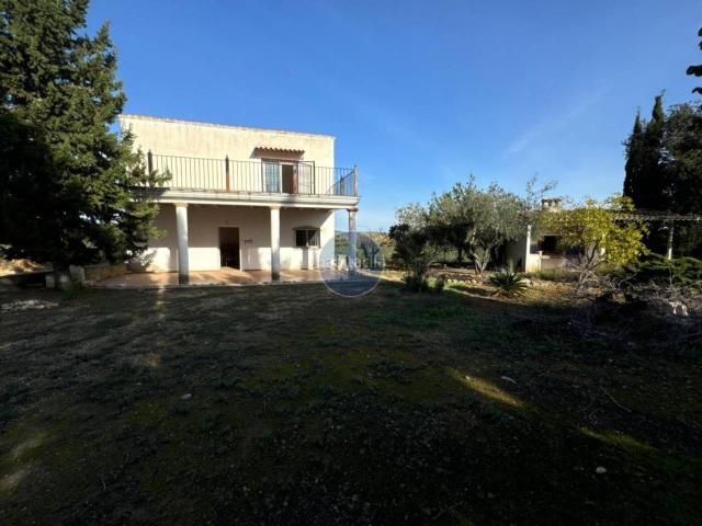 Chalet en venta en Palomar. Chalet a la venta en El Palomar. Chalets.