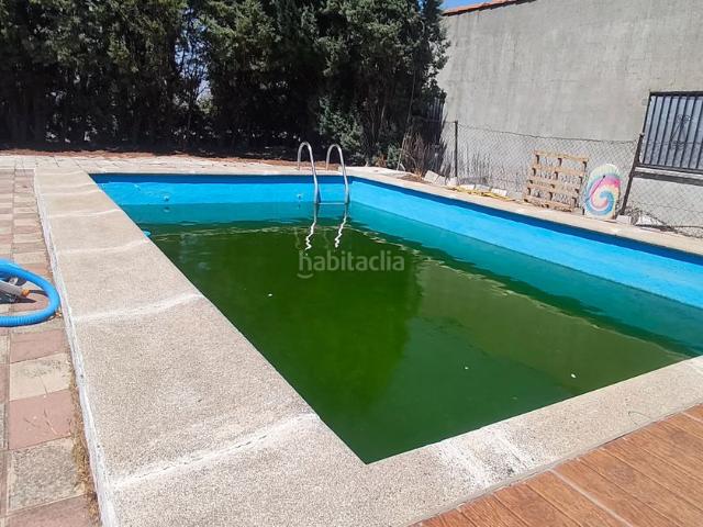 Chalet en venta en Palomeque. CHALET INDEPENDIENTE EN UNA PLANTA CON PISCINA Y GRAN PARCELA POR 187000. Chalets.