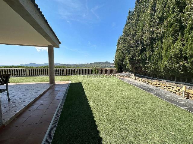 Chalet en venta en calle Alegria, Pallejà, de 360 m² 5 habitaciones por 655.000