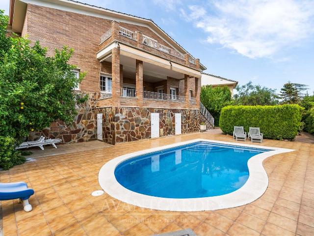 Chalet en venta en Pallejà. Preciosa propiedad en Fontpineda. Chalets.