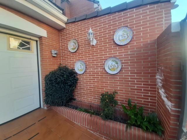 Chalet en venta en Parla, Las Américas. Chalet en venta en Las Américas, 4 dormitorios. Chalets.