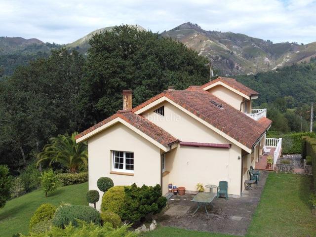 Chalet en venta en Parres. Chalet en Caxidi, Parres. Chalets.