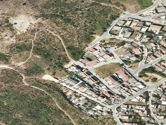 Chalet en venta en pasaje D'alacant, Sant Vicenç dels Horts, de 207 m² 1 habitación por 220.000